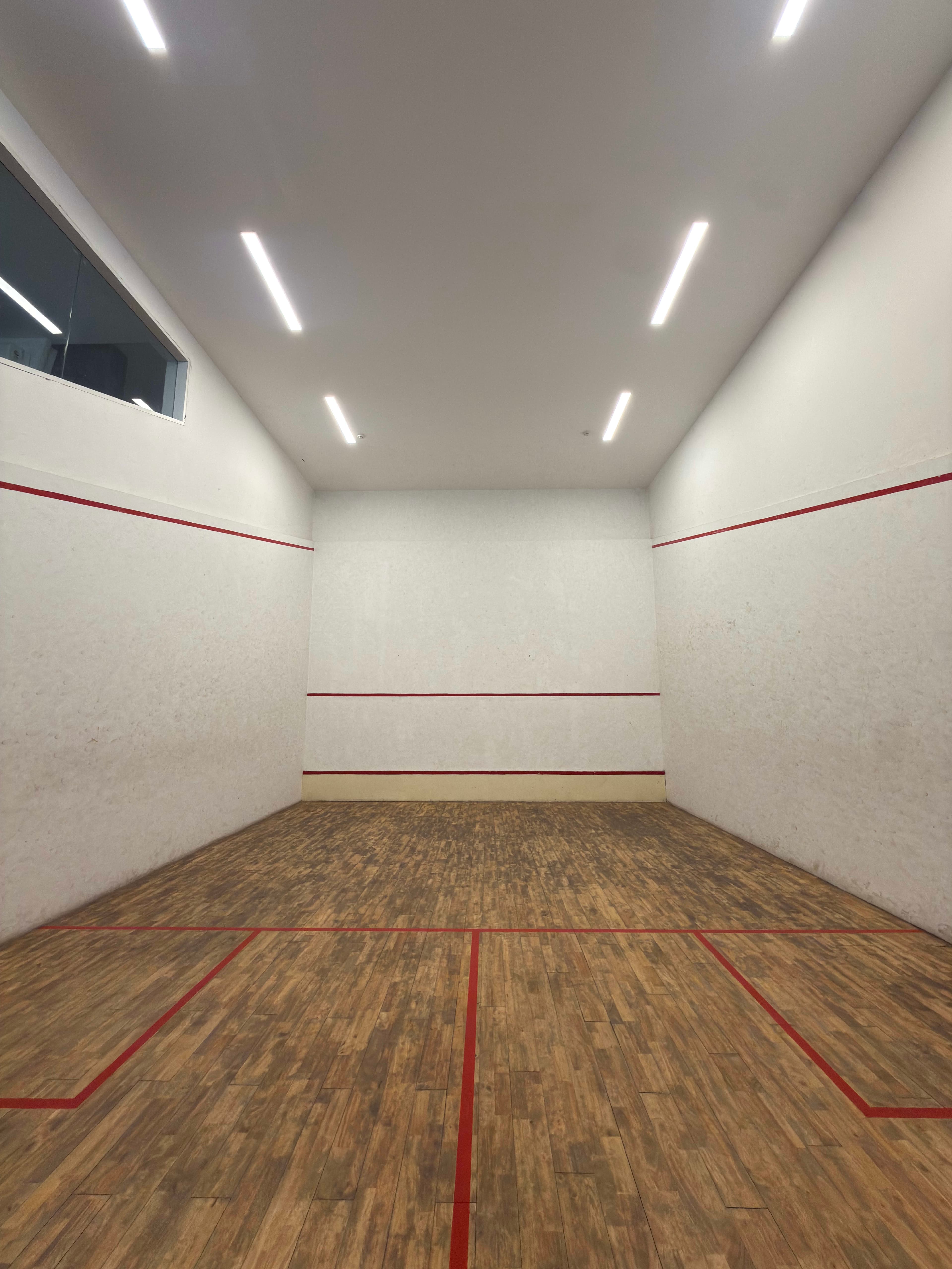 Squash Court — photo 1